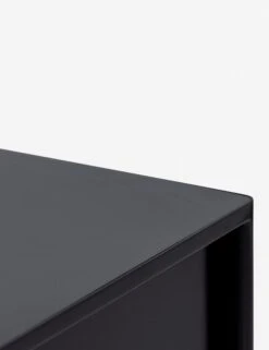 Mathus 5-Drawer Dresser -Household Furnishing Store 228013 001 DET 8