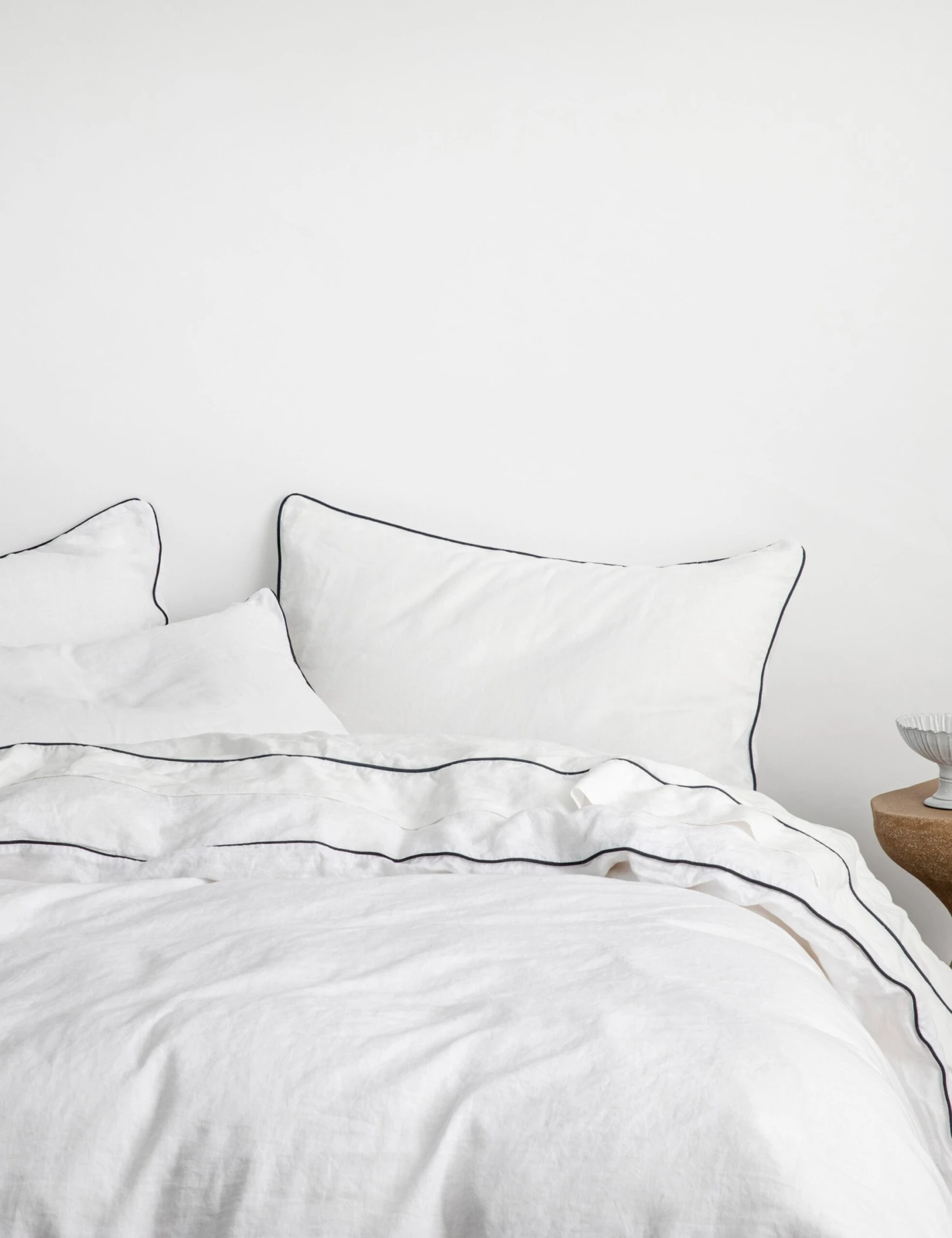 European Flax Piped Linen Duvet Set By Cultiver 4 European Flax Piped Linen Duvet Set By Cultiver - Image 4