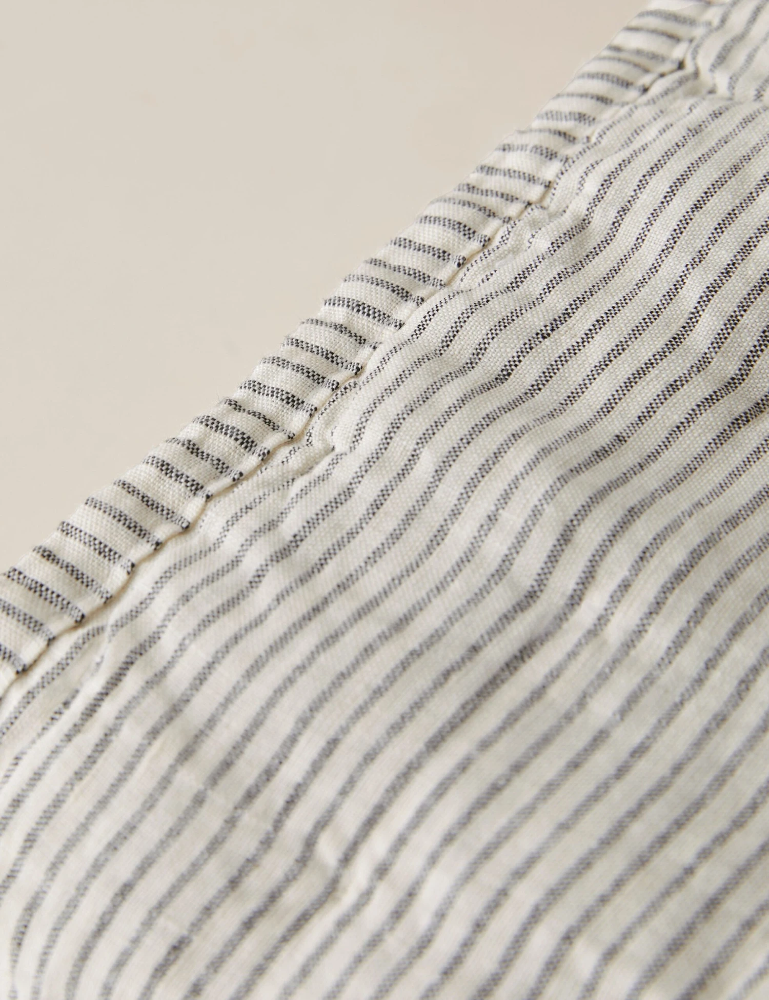 Lammin Linen Quilted Coverlet By Sarah Sherman Samuel 7 Lammin Linen Quilted Coverlet By Sarah Sherman Samuel - Image 7