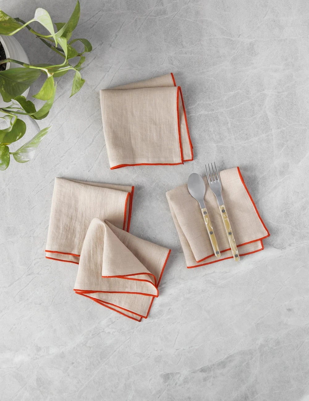 Linen Napkins (Set Of 4) By MADRE 1 Linen Napkins (Set Of 4) By MADRE