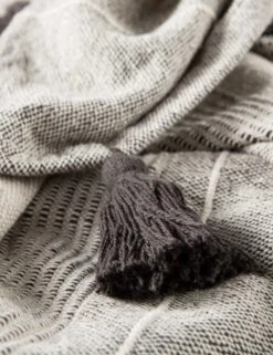 Huda Throw -Household Furnishing Store SOJ01 1