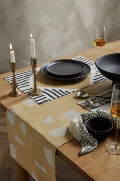 Course Linen Napkins (Set Of 4) By Hadiya Williams -Household Furnishing Store TabletopSetting HadiyaWilliams0727 1