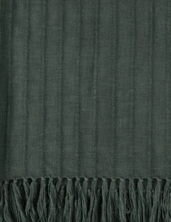 Leire Throw -Household Furnishing Store V240133 swatch