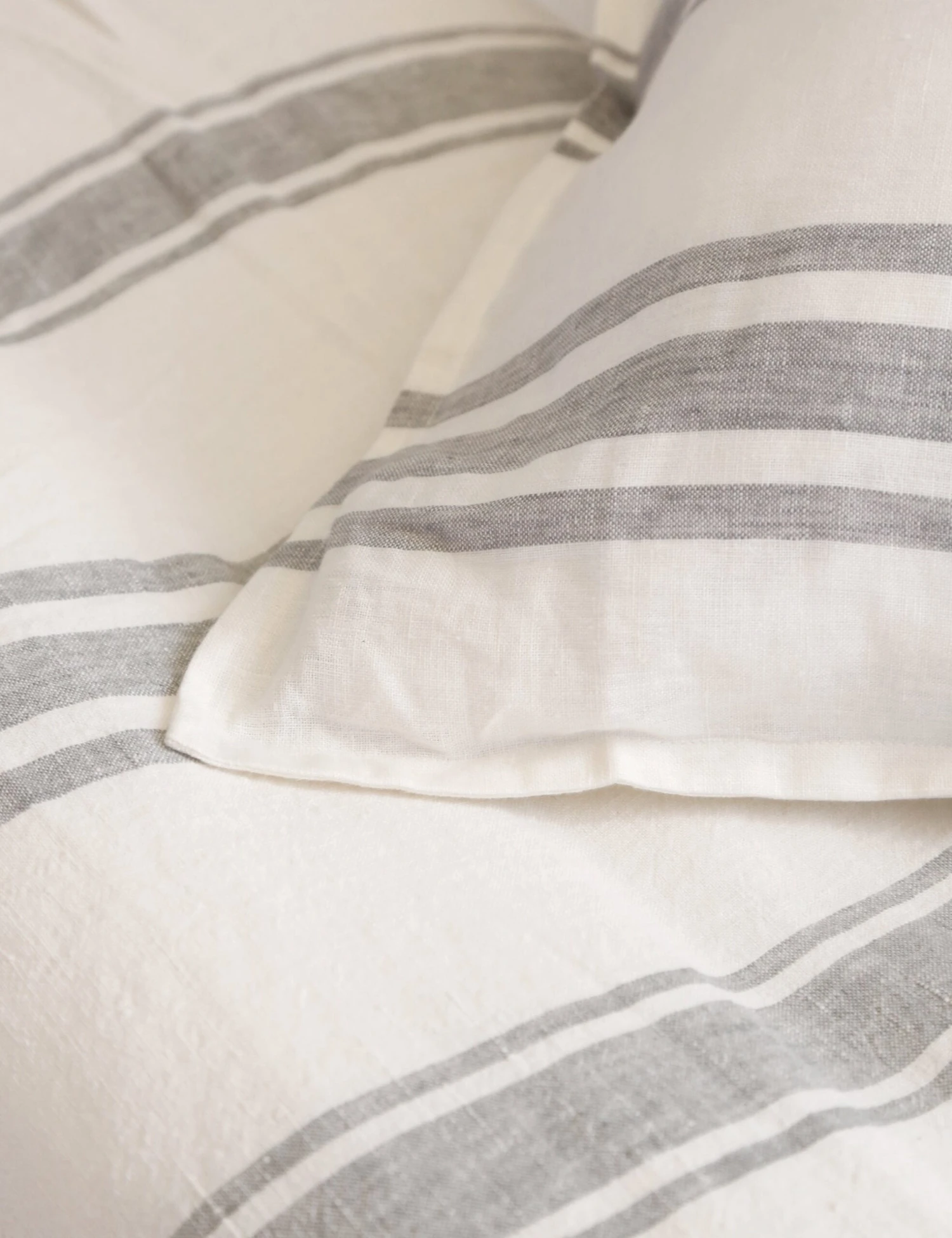 Jackson Linen Duvet By Pom Pom At Home 3 Jackson Linen Duvet By Pom Pom At Home - Image 3